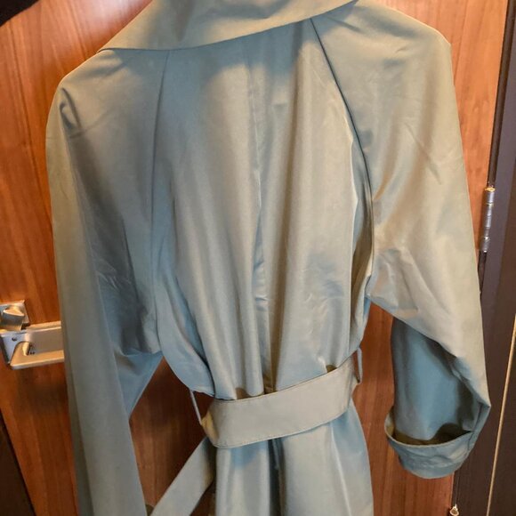 GAP Icon Trench Coat - Picture 3 of 6